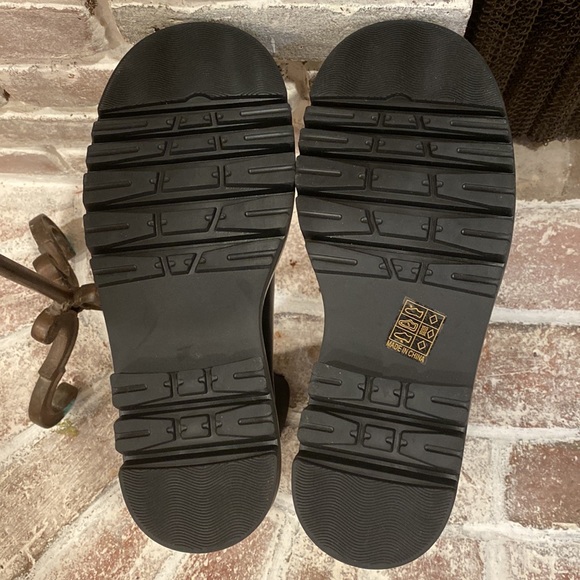 She & In Waterproof Boots.  Size 40. 12” height - Picture 6 of 9